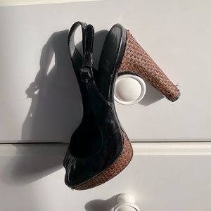 💸Stuart Weitzman Heels Size 7 with buckle strap so can fit possibly size 6-8.